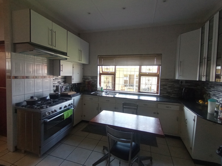 5 Bedroom Property for Sale in Baysville Eastern Cape